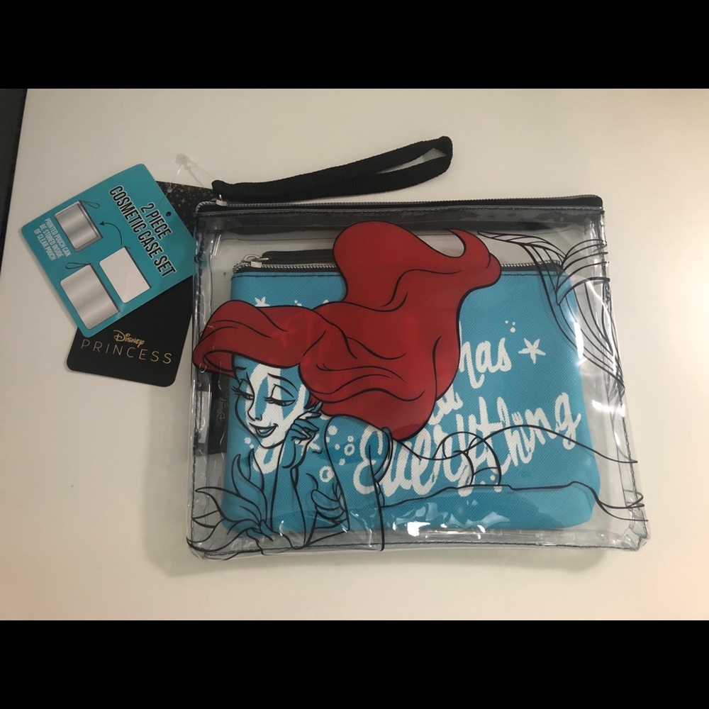 NWT Ariel 2 pc cosmetic set